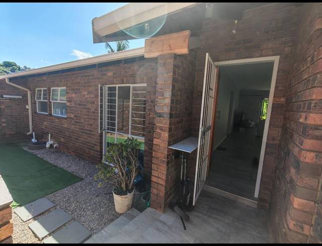 3 BEDROOM SIMPLEX FOR SALE IN WATERKLOOF HEIGHTS